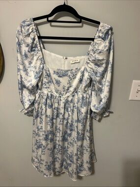 Storia Blue and White Puff-Sleeve Mini Dress
